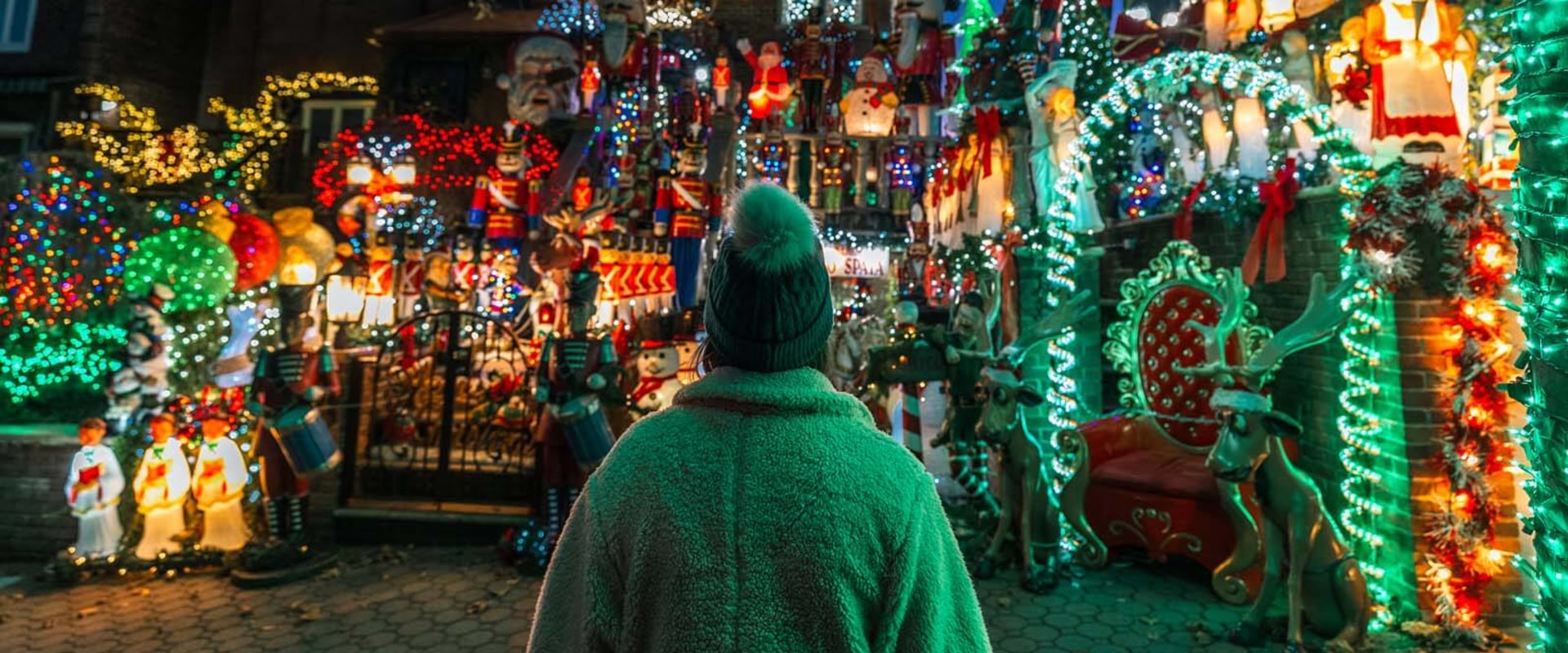 Uncovering the Magic of Holiday Lights: A Comprehensive Tour Guide
