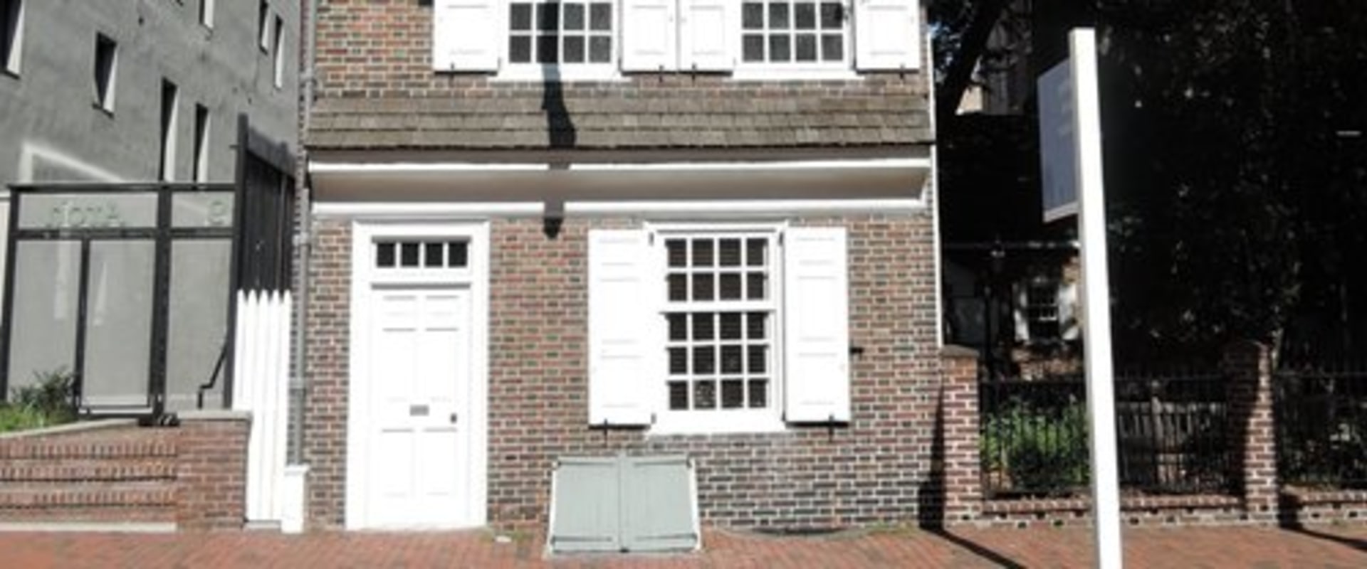 Explore the History and Charm of Betsy Ross House